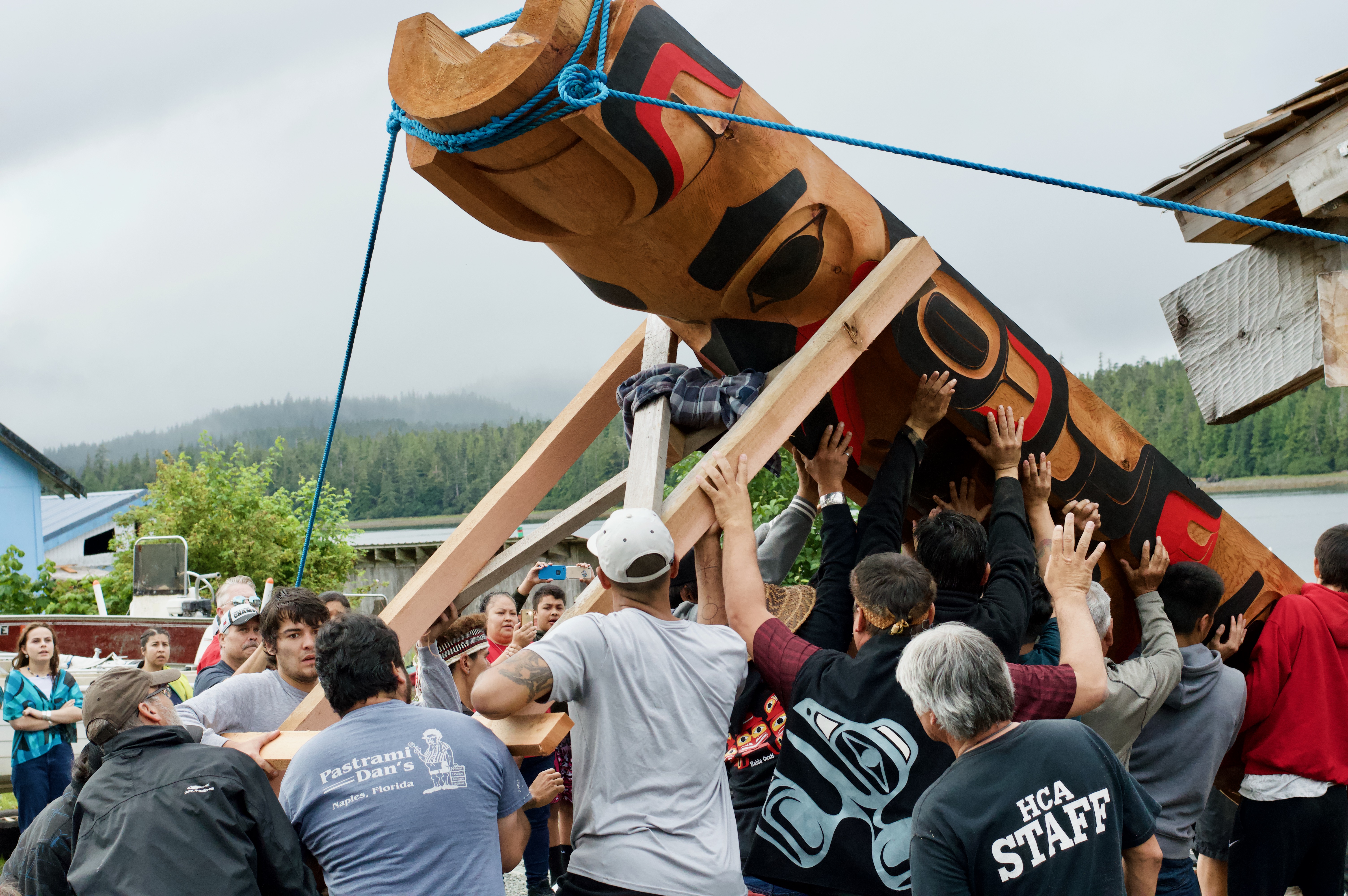 Totem-pole-raising-Alaska