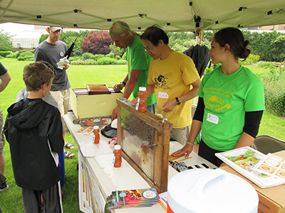 Bee Palooza participants